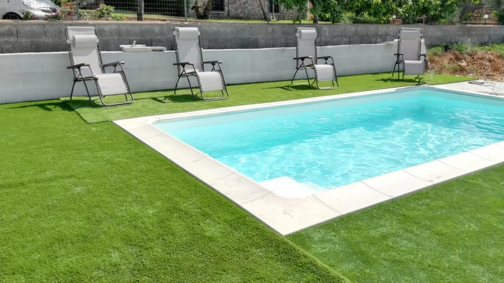 Cardedu Beachside Retreat: 3-Bedroom with Pool and Wi-Fi Apartment